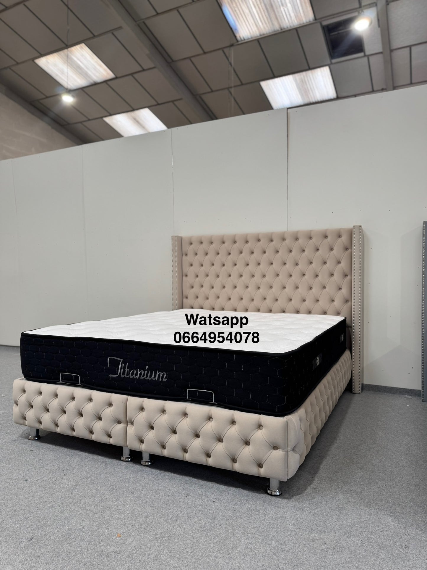 LIT COFFRE CLOUTE BEIGE