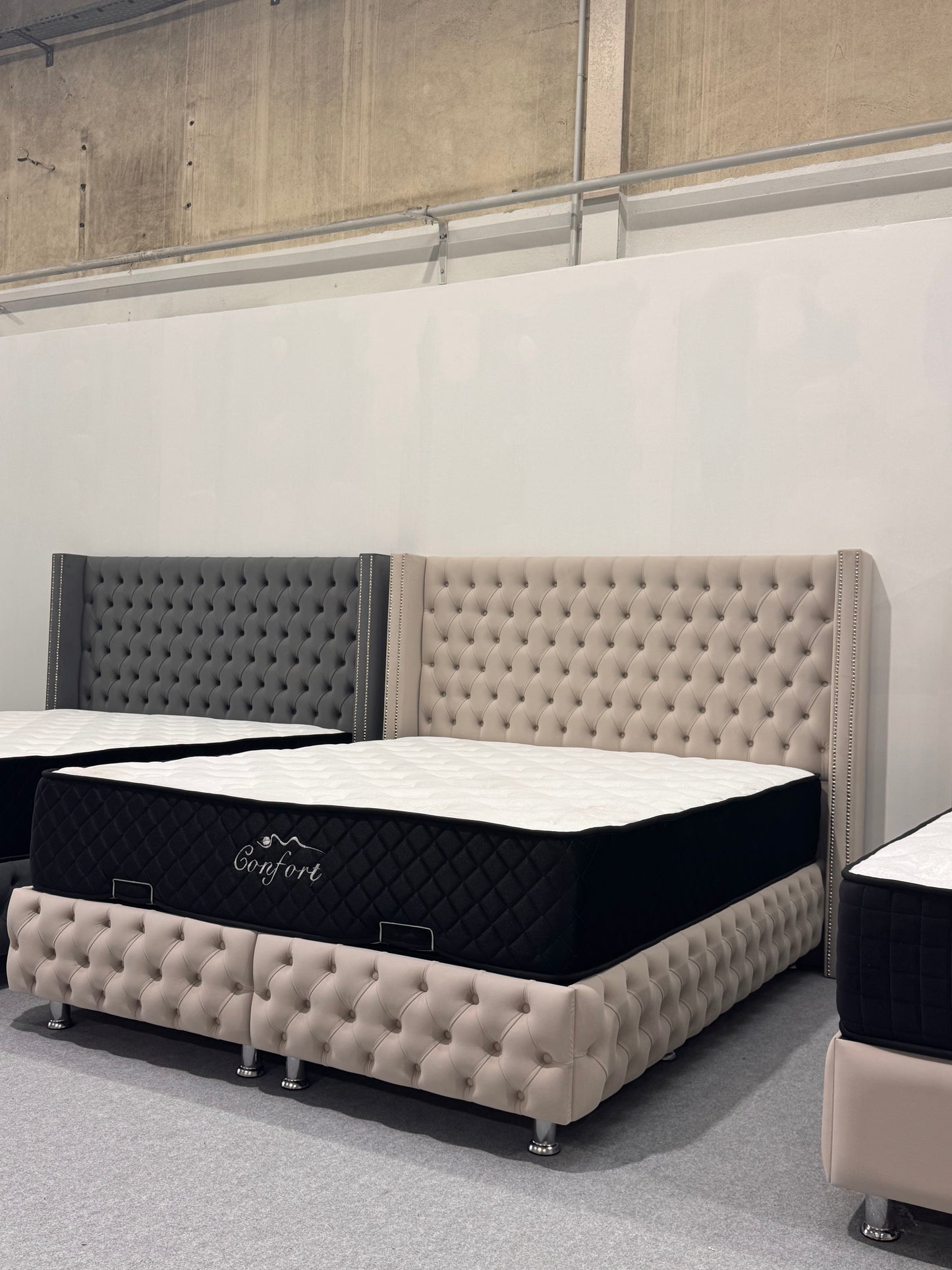 LIT COFFRE CLOUTE BEIGE